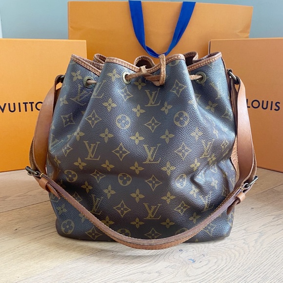 Louis Vuitton Handbags - ♥️PETIT NOE♥️ Authentic Louis Vuitton Shoulder Bag